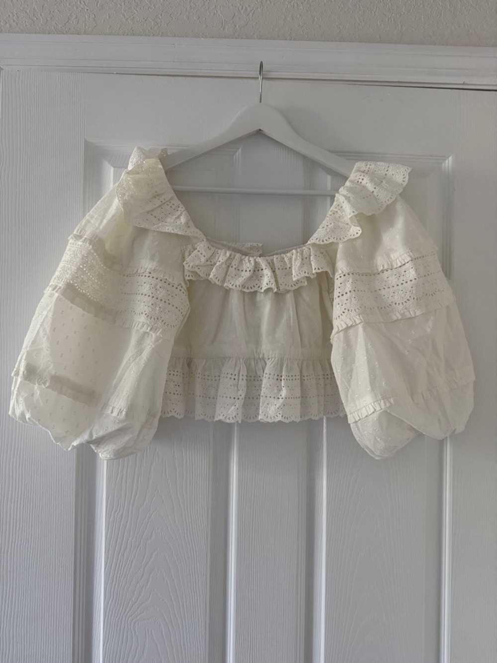 Farm Roo White Eyelet Ruffle Off-Shoulder Cropped Top - Picture 4 of 4